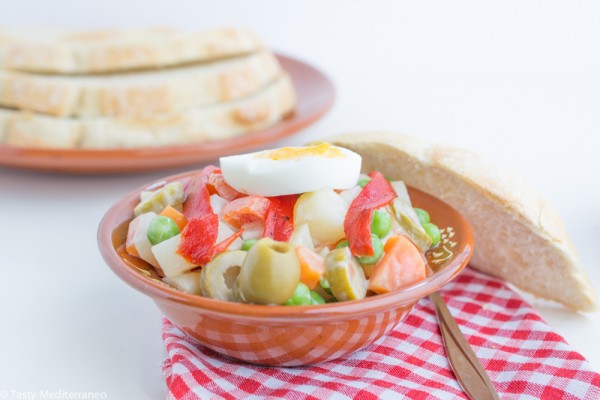 Vegetarian Russian salad with Mediterranean flavours – Tasty Mediterraneo