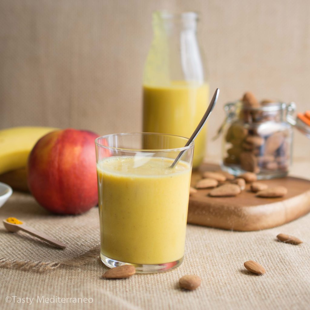 Turmeric, nectarine &amp; banana smoothie – Tasty Mediterraneo